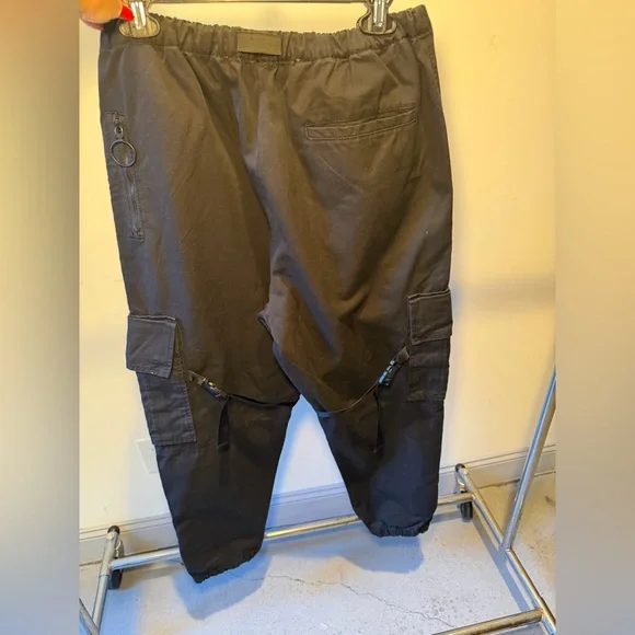 Off-White Black Cargo Pants for Men - Picture 6 of 10